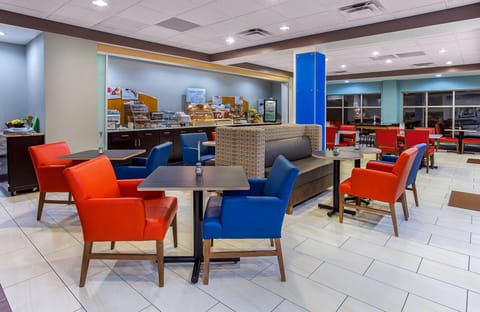 Holiday Inn Express & Suites Morristown By IHG Hotel in Morristown