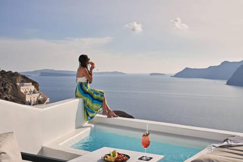 Charisma Suites Hotel in Oia