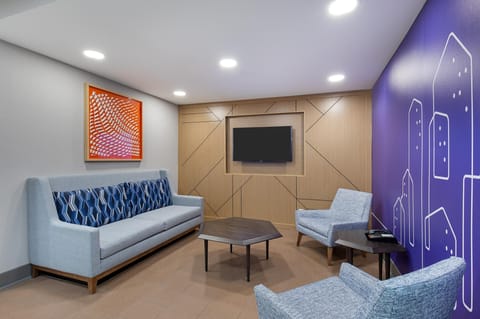 Shared lounge/TV area