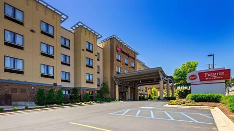 Best Western Plus University Inn Hotel in Hattiesburg