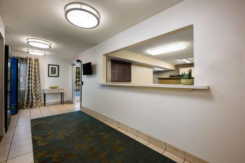 Sonesta Simply Suites Huntsville Research Park Hotel in Huntsville