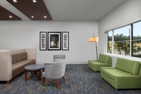 Holiday Inn Express Hotel & Suites Marina By IHG Hotel in Marina