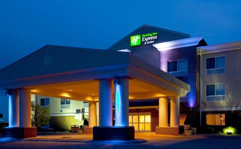 Holiday Inn Express Suites Yankton Hotel By IHG Hotel in Yankton