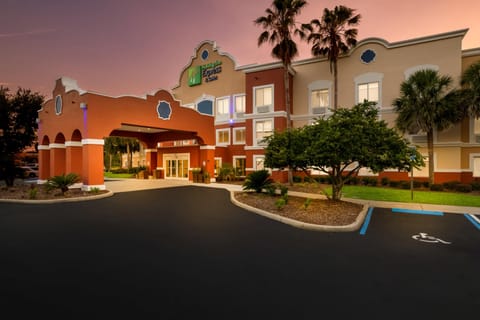 Holiday Inn Express Hotel & Suites - The Villages By IHG Hotel in Lady Lake