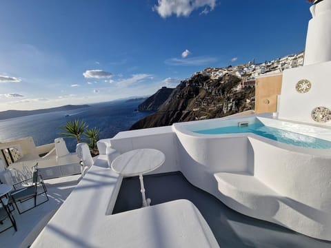 Trieris Villa & Suites Resort in Thera