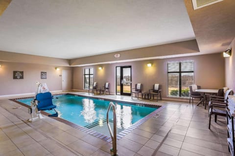 Sleep Inn & Suites Hannibal West Hotel in Hannibal