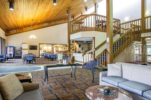 Howard Johnson by Wyndham Merrillville Hotel in Merrillville