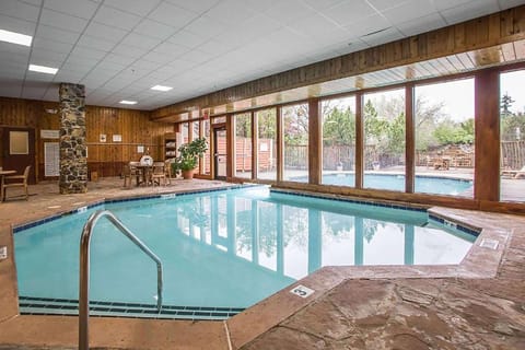 Howard Johnson by Wyndham Merrillville Hotel in Merrillville