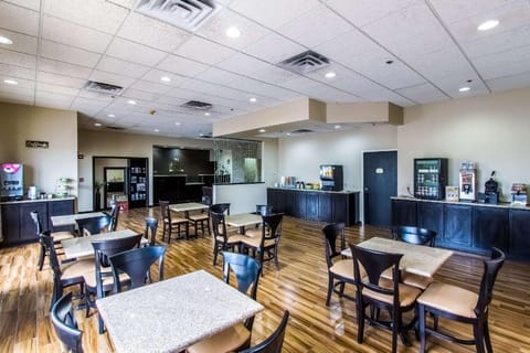 Quality Inn & Suites Moline - Quad Cities Hotel in Moline