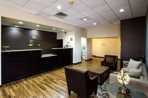 Quality Inn & Suites Moline - Quad Cities Hotel in Moline