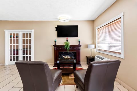 Quality Inn & Suites Springfield Southwest near I-72 Hotel in Springfield