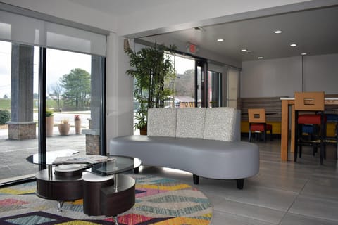 Quality Inn Calhoun North I-75 Hotel in Calhoun