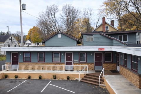 Economy Inn Cadillac MI by Hotel O Hotel in Cadillac