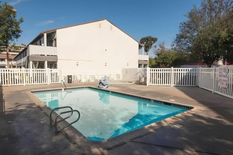 EZ 8 Motel Old Town Motel in Point Loma