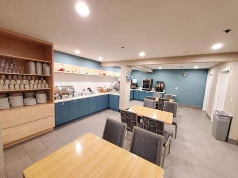 Country Inn & Suites by Radisson, Monterey Beachfront-Marina, CA Hotel in Marina