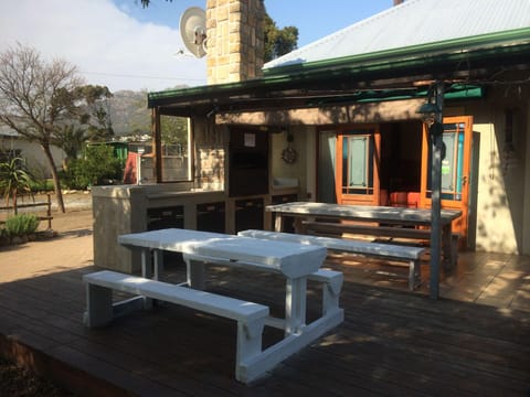 Sleepy Backpackers Hostel in Cape Town