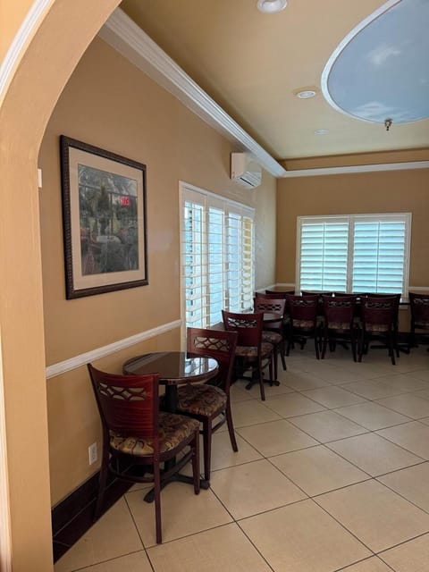 Garvey Inn Hotel - 小台北酒店, Monterey Park Inn in Alhambra