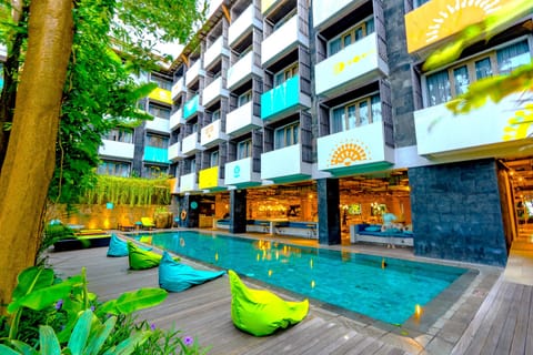 Swimming pool