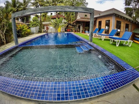 Swimming pool [kids]