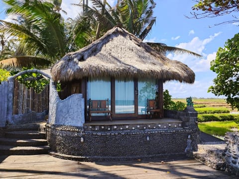Most Exotic Beachfront Villa Keong Resort in Kerambitan