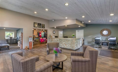 WorldMark Bass Lake Hotel in Bass Lake