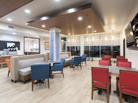 Holiday Inn Express & Suites Lincoln I - 80 By IHG Hotel in Lincoln