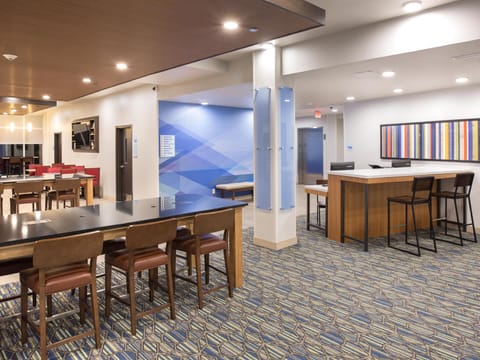 Holiday Inn Express & Suites Lincoln I - 80 By IHG Hotel in Lincoln