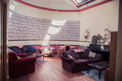 Shared lounge/TV area