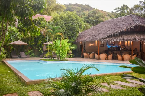 Swimming pool