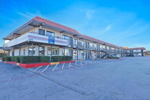 Super 7 Inn Dallas Near Duncanville Hotel in Duncanville