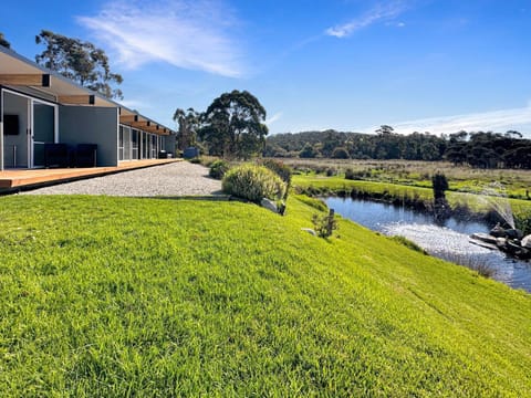 Pelican Point Sanctuary Apartment hotel in St Helens