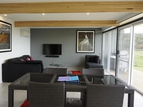 Pelican Point Sanctuary Apartment hotel in St Helens