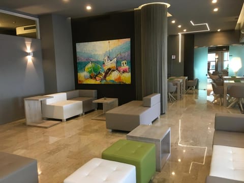 Shared lounge/TV area