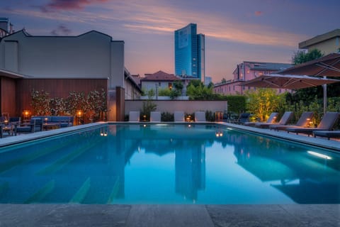 Swimming pool