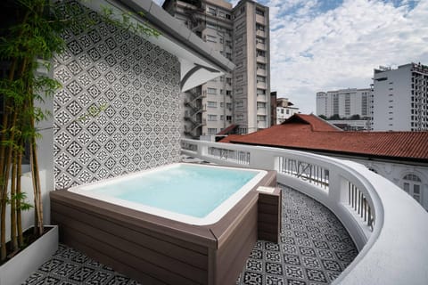 Hot tub
