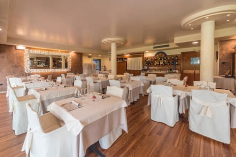 Yachting Hotel Mistral Hotel in Sirmione