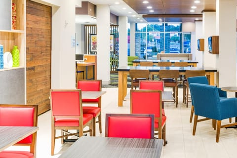 Holiday Inn Express & Suites Russellville By IHG Hotel in Russellville