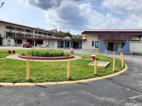 Americas Best Value Inn Moline Hotel in Moline