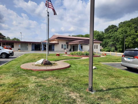 Americas Best Value Inn Moline Hotel in Moline