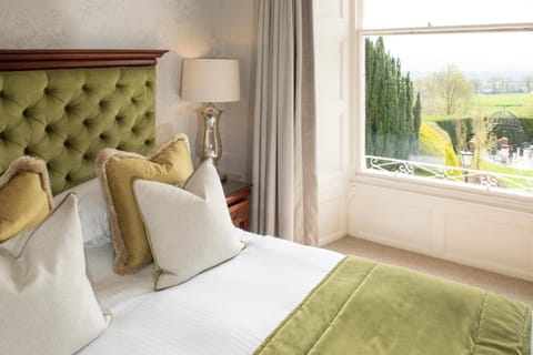 Roundthorn Country House & Luxury Apartments Hotel in England
