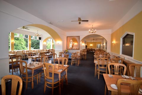 Riviera Hotel Hotel in Torquay