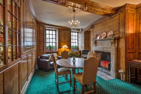 Marlborough Arms Hotel Hotel in West Oxfordshire District