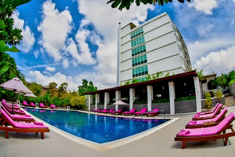 Swimming pool