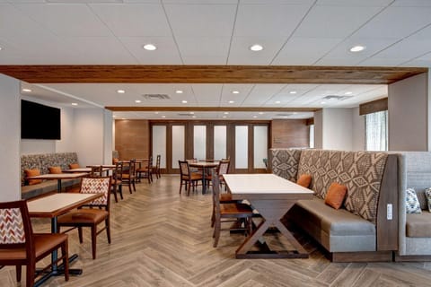 Hampton Inn Santa Fe South Hotel in Agua Fria