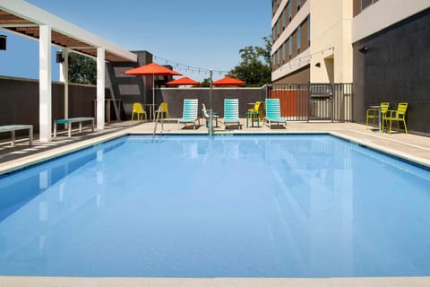 Home2 Suites by Hilton Clovis Fresno Airport Hotel in Clovis