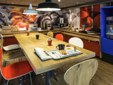 ibis Paris Pont de Suresnes Hotel in Suresnes