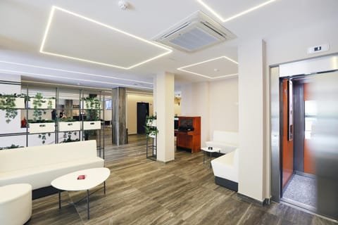 Shared lounge/TV area