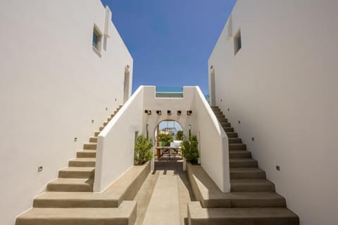 Altera Pars Suites Hotel in Mesaria