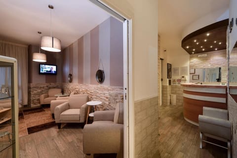 Shared lounge/TV area