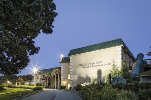 Lakeview Golf Resort, Trademark Collection  Hotel in Cheat Lake